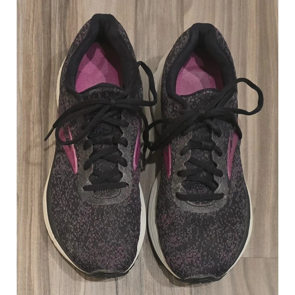 Brooks Women’s Black Anthem 2 Low Cut Athletic Running Sneakers Size 9